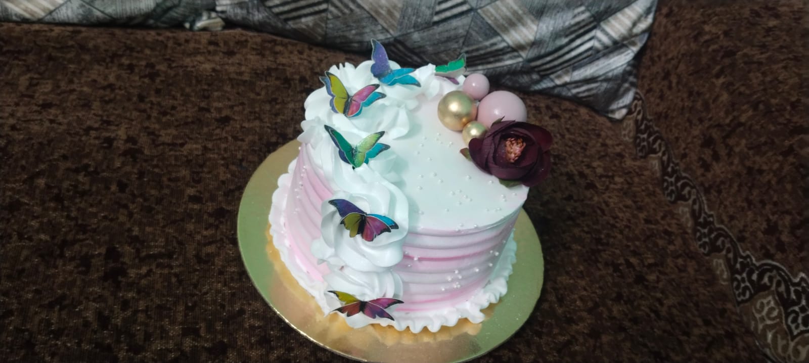 Simple Rose Cakes